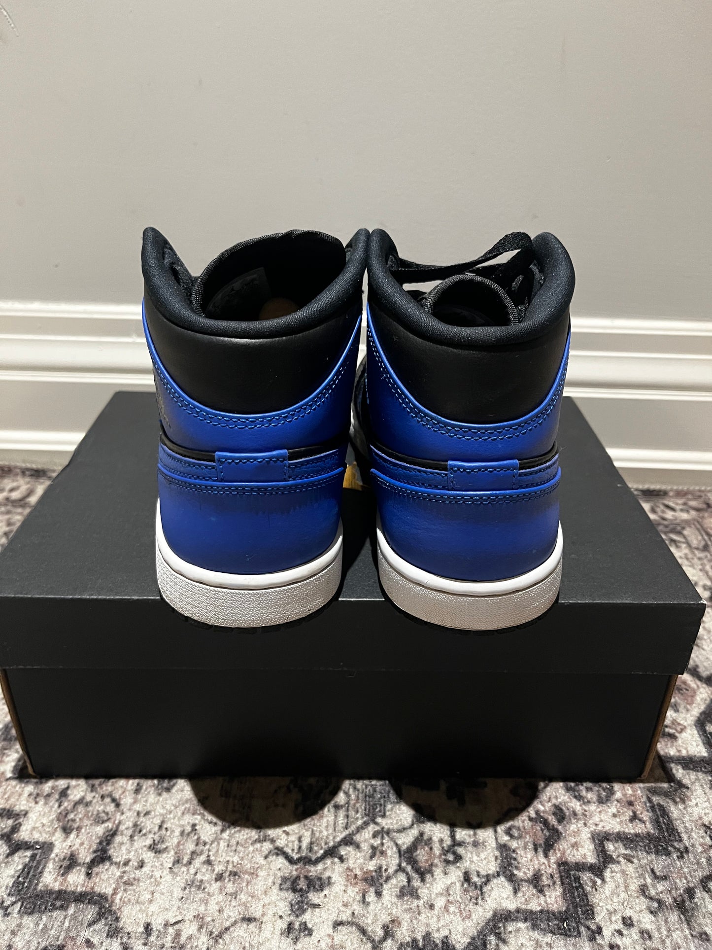 NIKE AIR JORDAN 1 MID SIZE U.S. MENS 8