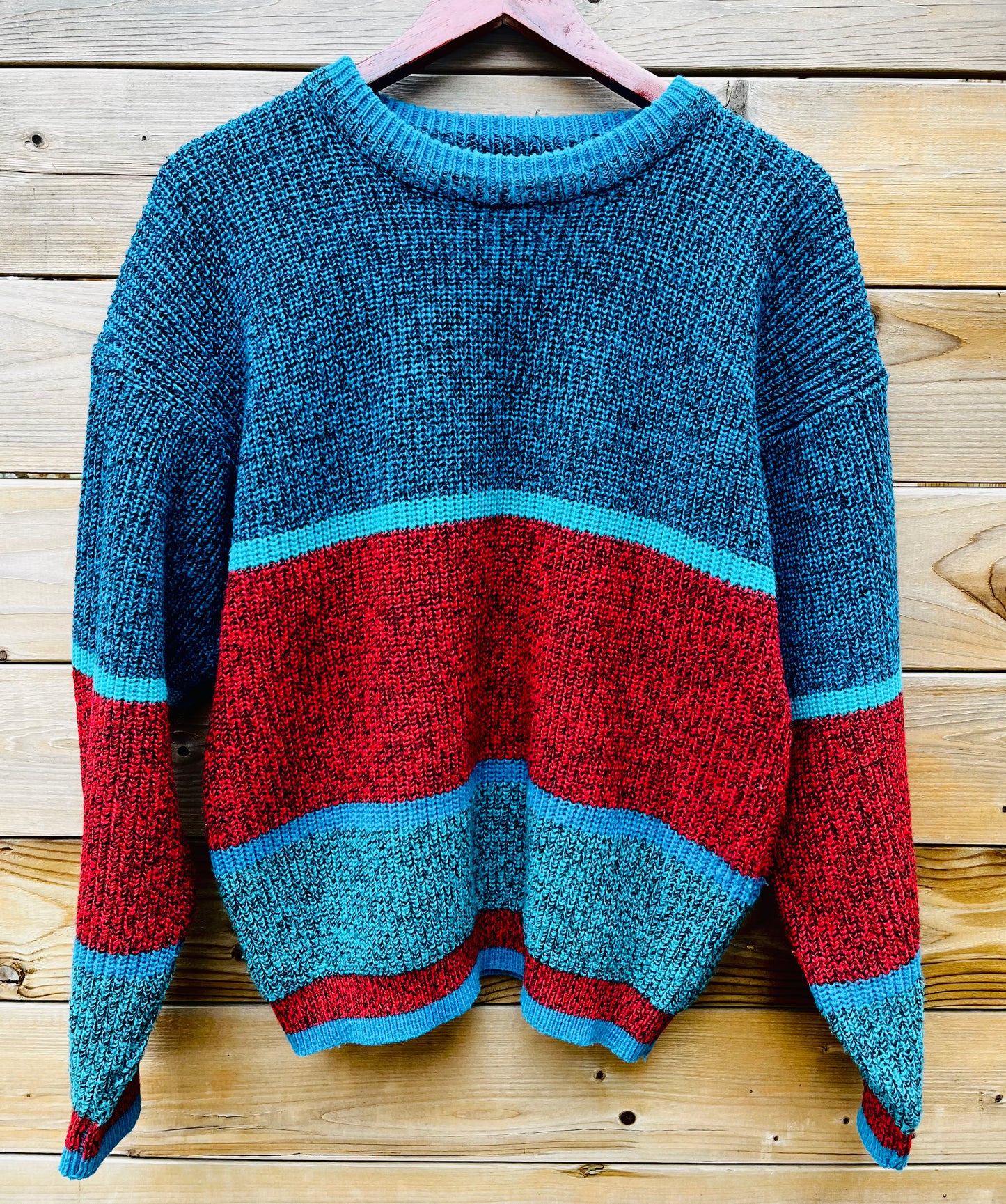 VINTAGE BRITTANIA SWEATER SIZE MEDIUM