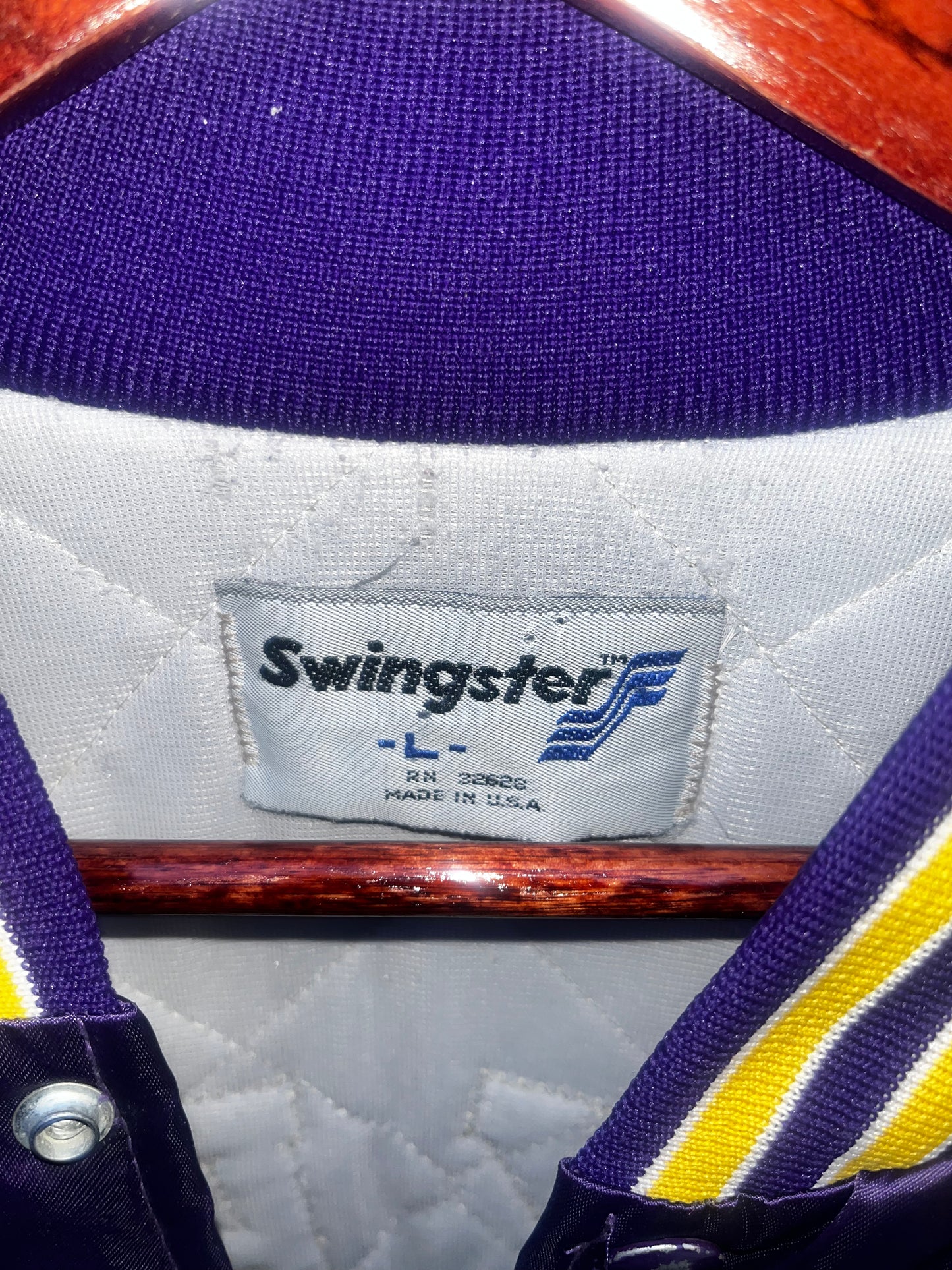VINTAGE LAKERS JACKET SIZE LARGE