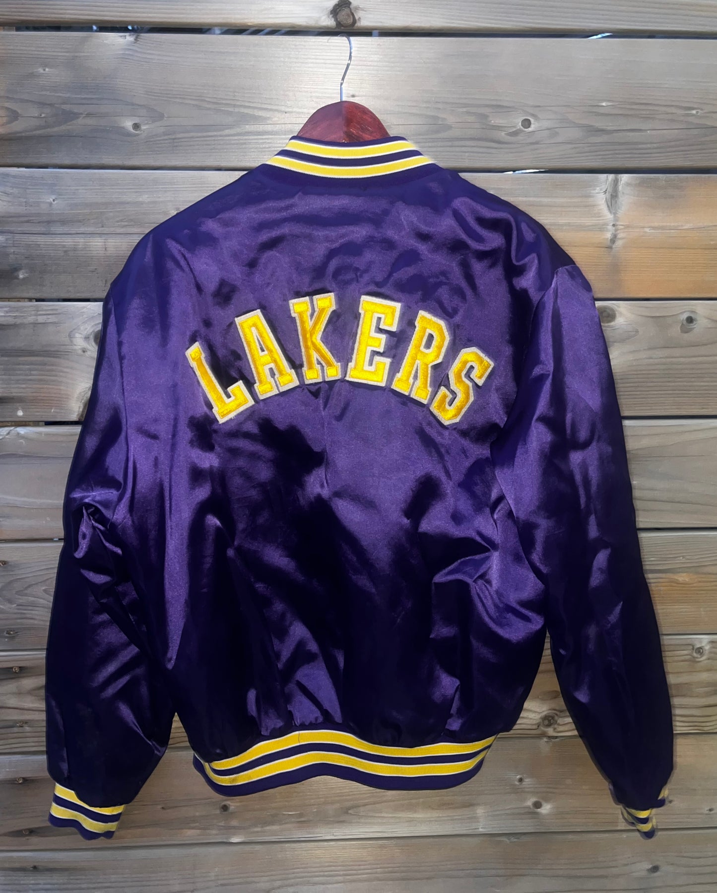 VINTAGE LAKERS JACKET SIZE LARGE