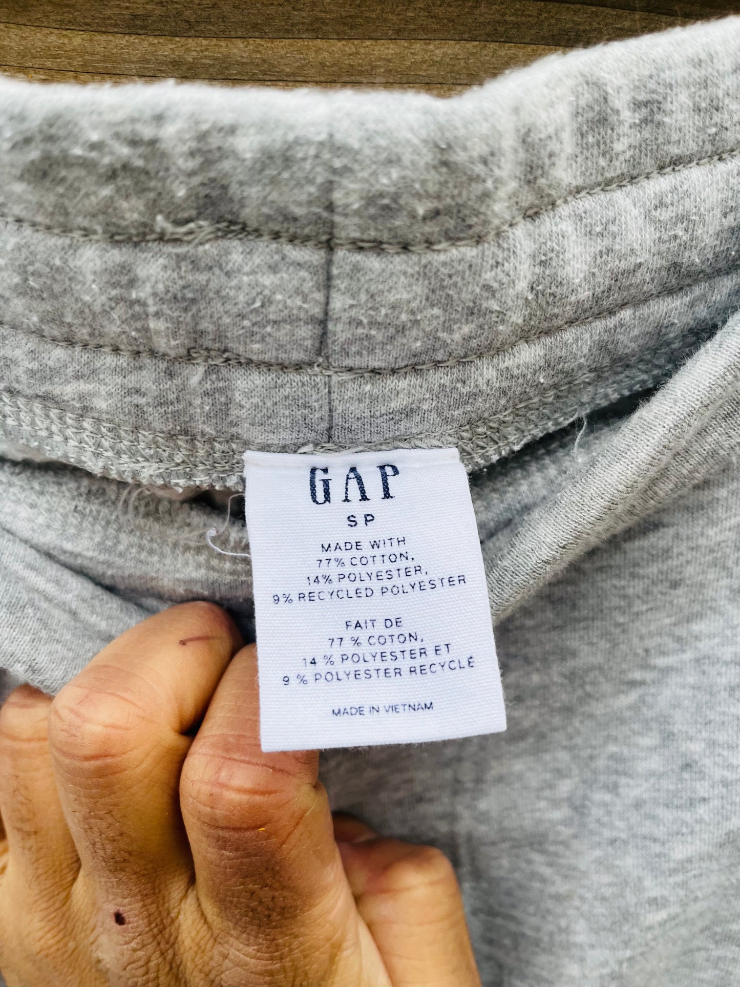 GAP GREY SWEATPANTS SIZE SMALL