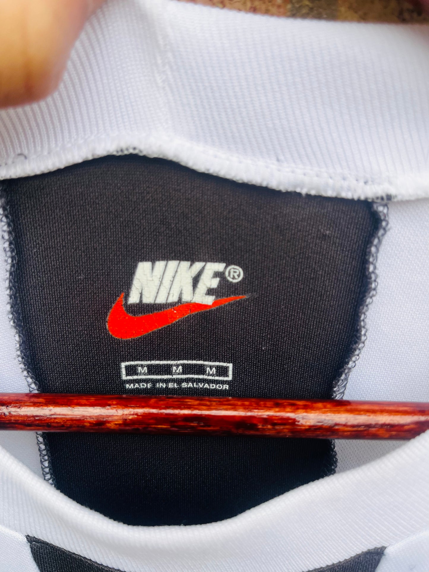 NIKE DRI-FIT WHITE TSHIRT SIZE MEDIUM