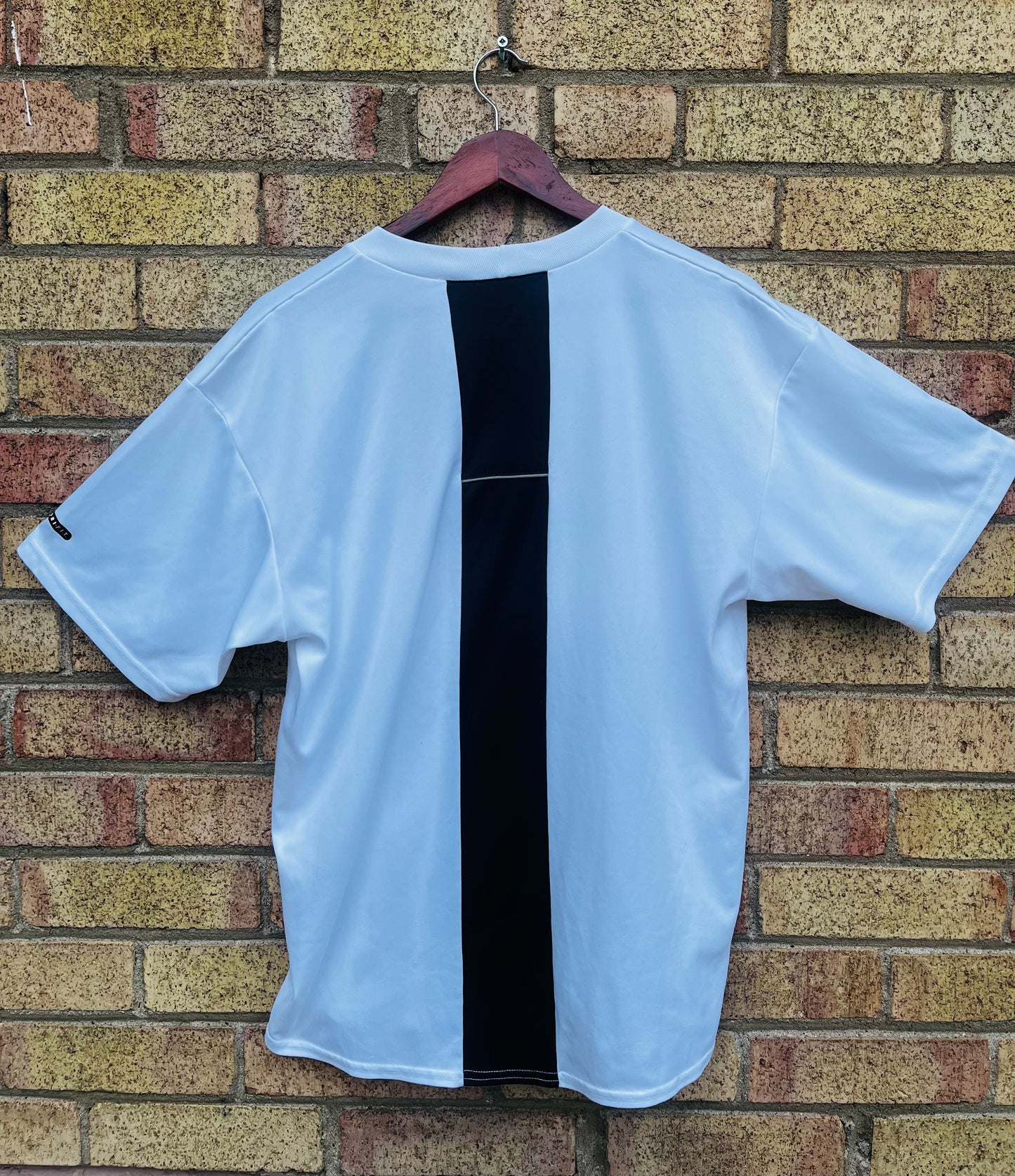 NIKE DRI-FIT WHITE TSHIRT SIZE MEDIUM