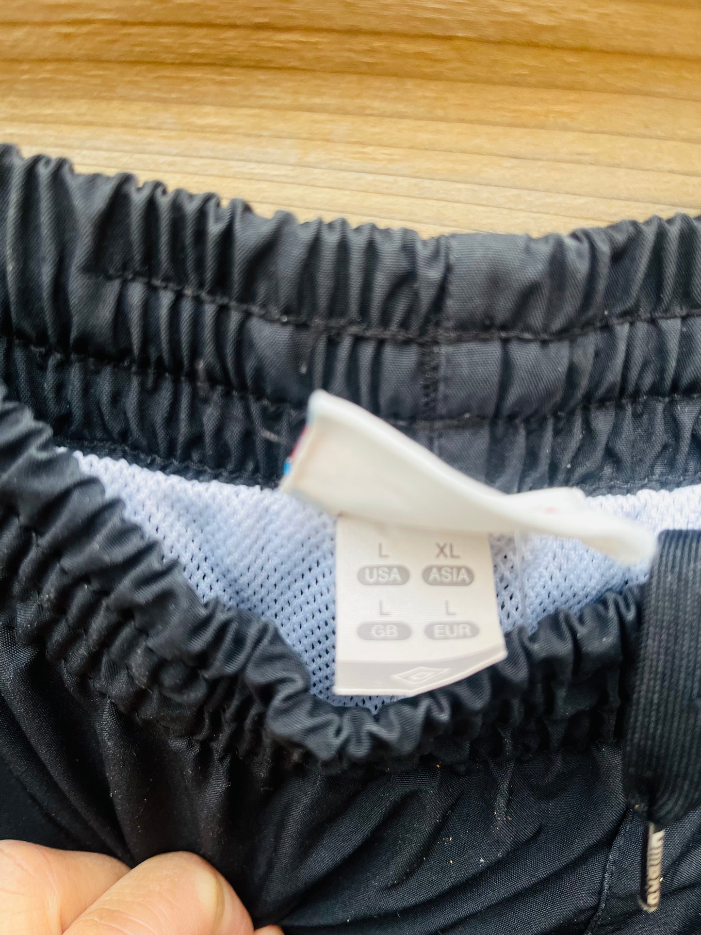 VINTAGE UMBRO BLACK TRACK PANTS SIZE LARGE