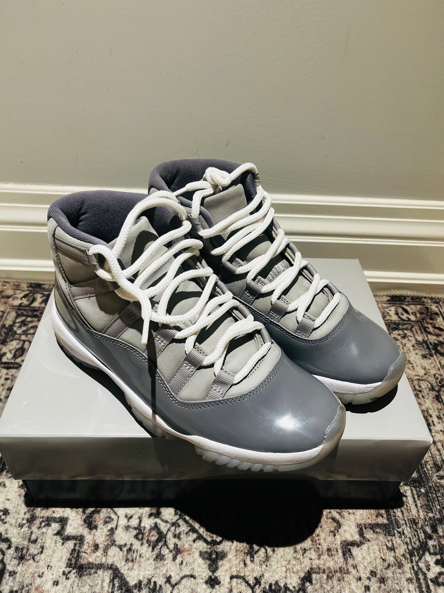 MENS GREY AIR JORDAN 11 RETRO SIZE US 8