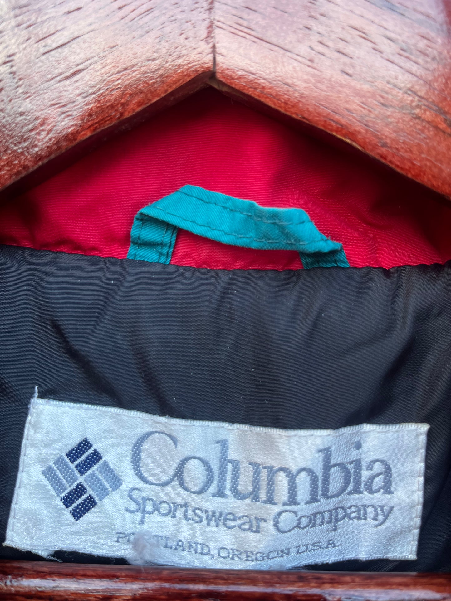 VINTAGE WOMENS COLUMBIA JACKET SIZE MEDIUM