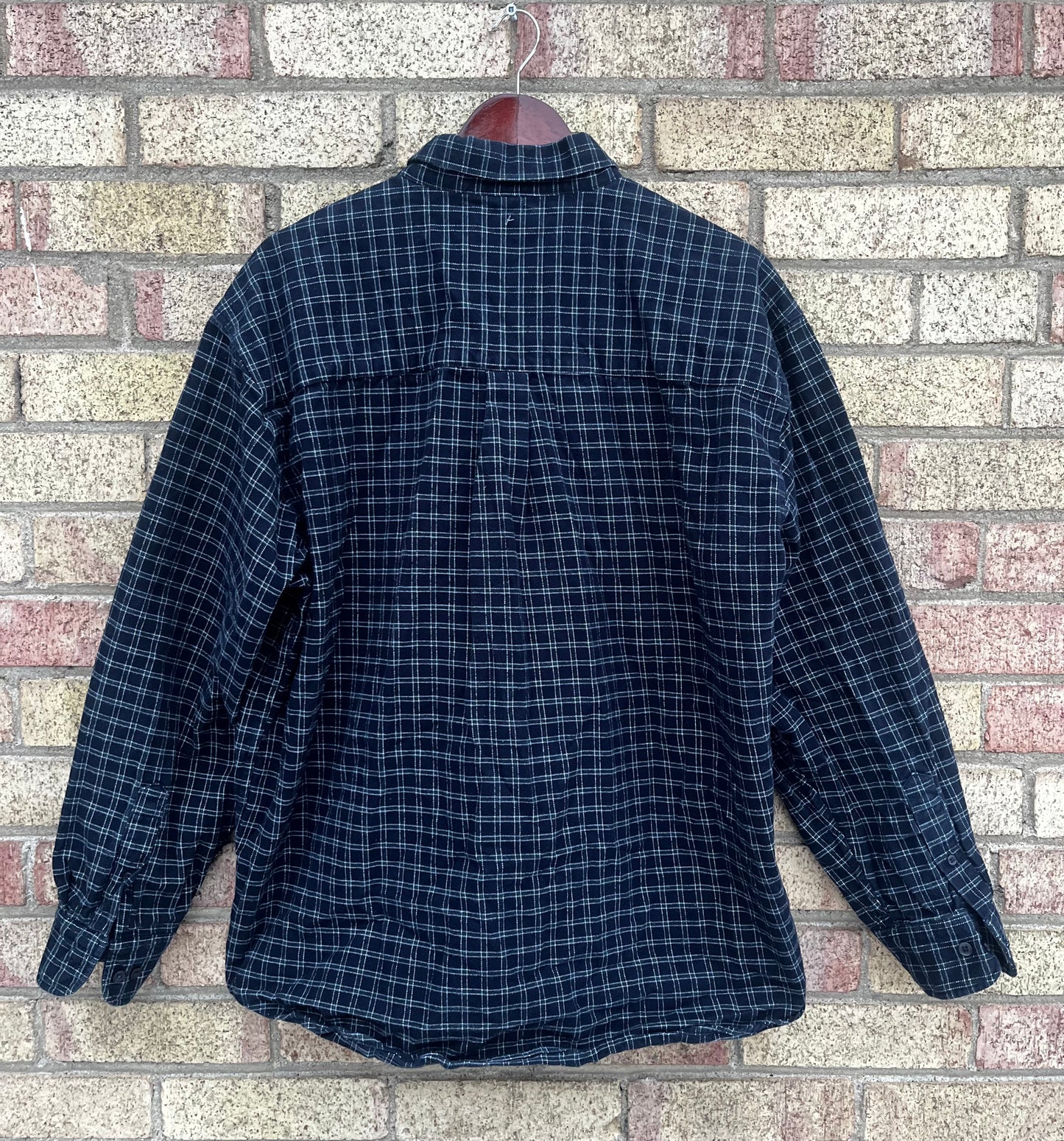 VINTAGE OUTLINE BUTTON UP SHIRT SIZE XL
