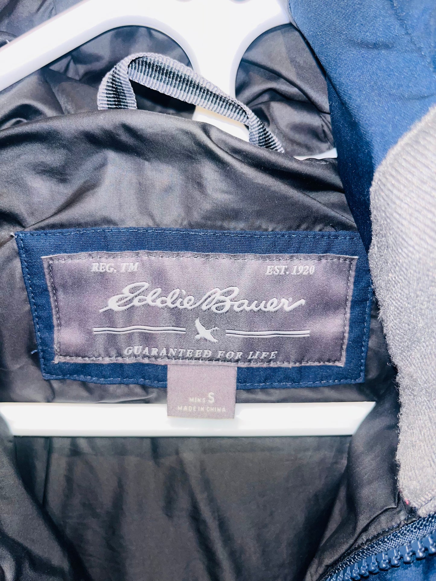 EDDIE BAUER PUFFER JACKET SIZE SMALL
