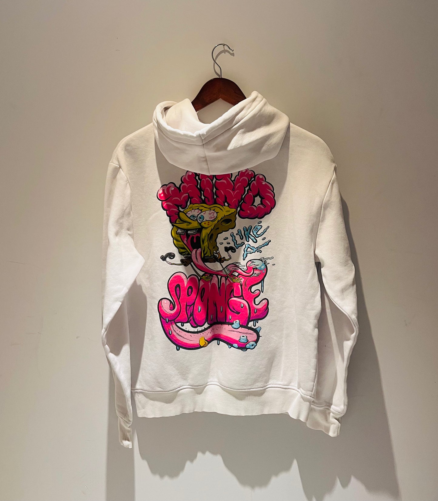 SPONGEBOB GRAPHIC SWEATSHIRT SIZE MEDIUM