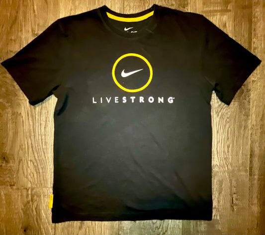 VINTAGE NIKE LIVESTRONG TSHIRT SZ SMALL
