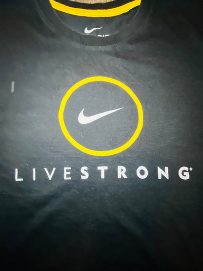 VINTAGE NIKE LIVESTRONG TSHIRT SZ SMALL