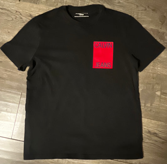 CALVIN KLEIN TSHIRT SIZE SMALL