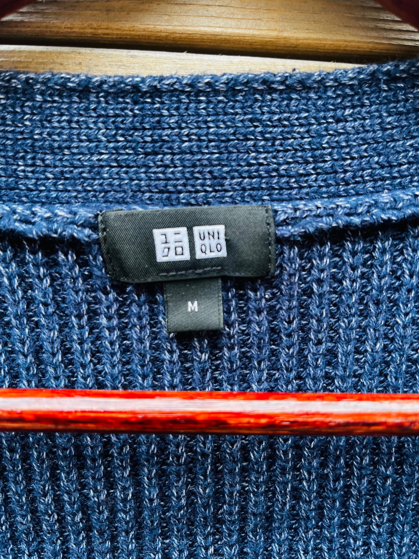 UNIQLO MENS SIZE MEDIUM BLUE KNIT CARDIGAN