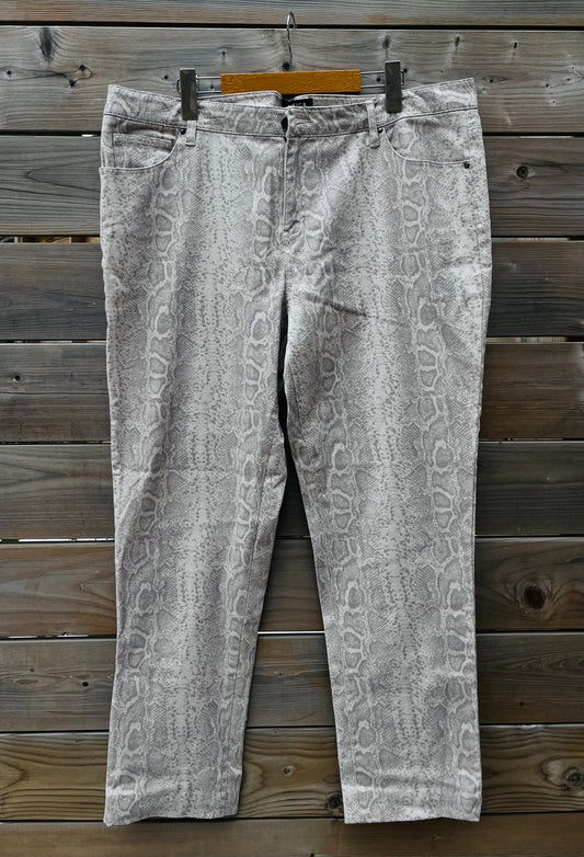 JESSCIA SNAKE PRINTED OFF WHITE WOMENS DENIM SIZE SMALL