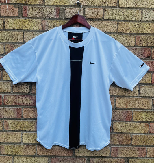 NIKE DRI-FIT WHITE TSHIRT SIZE MEDIUM