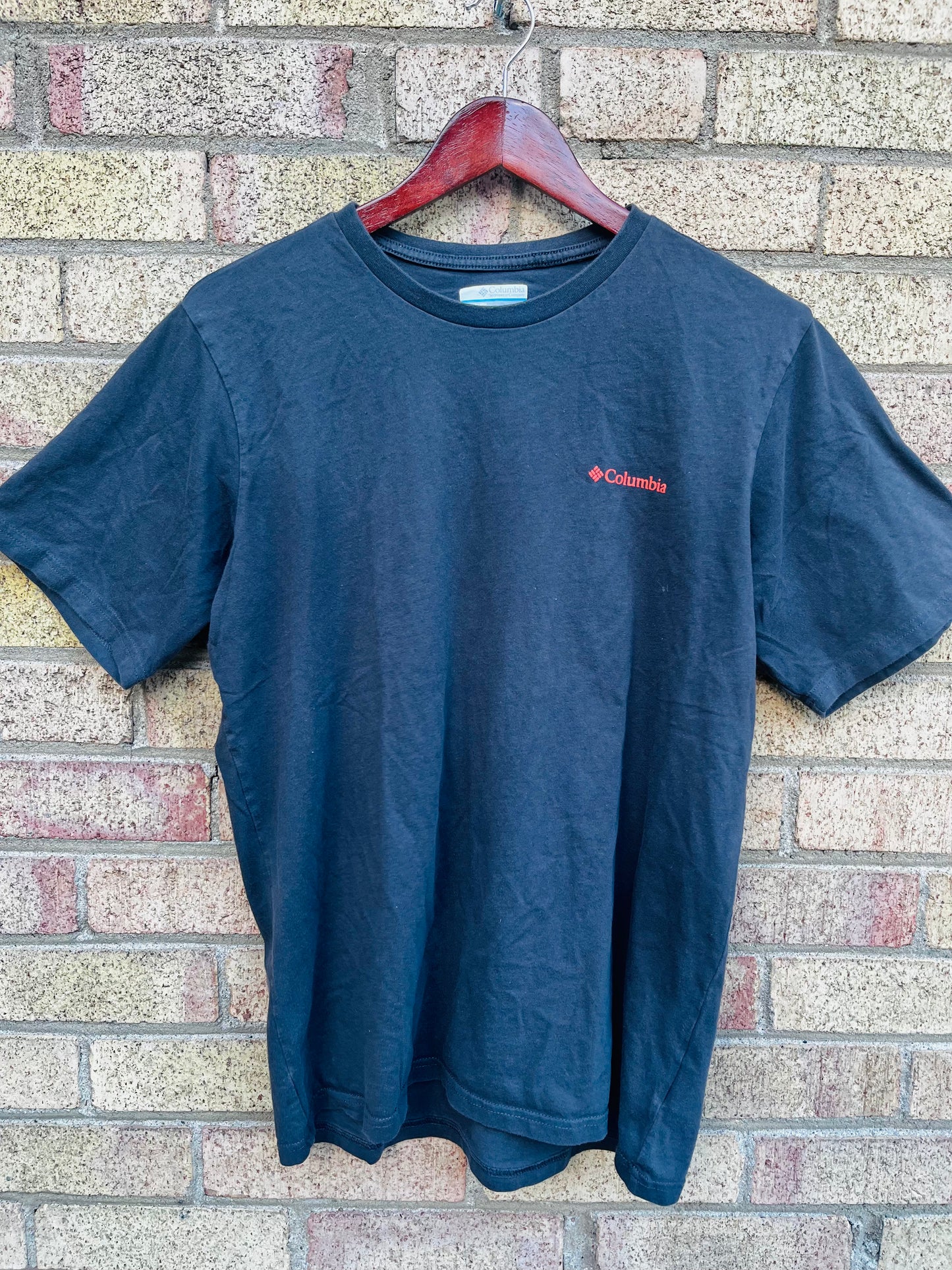 VINTAGE COLUMBIA TSHIRT SIZE LARGE