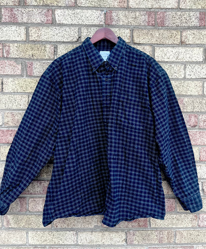 VINTAGE OUTLINE BUTTON UP SHIRT SIZE XL