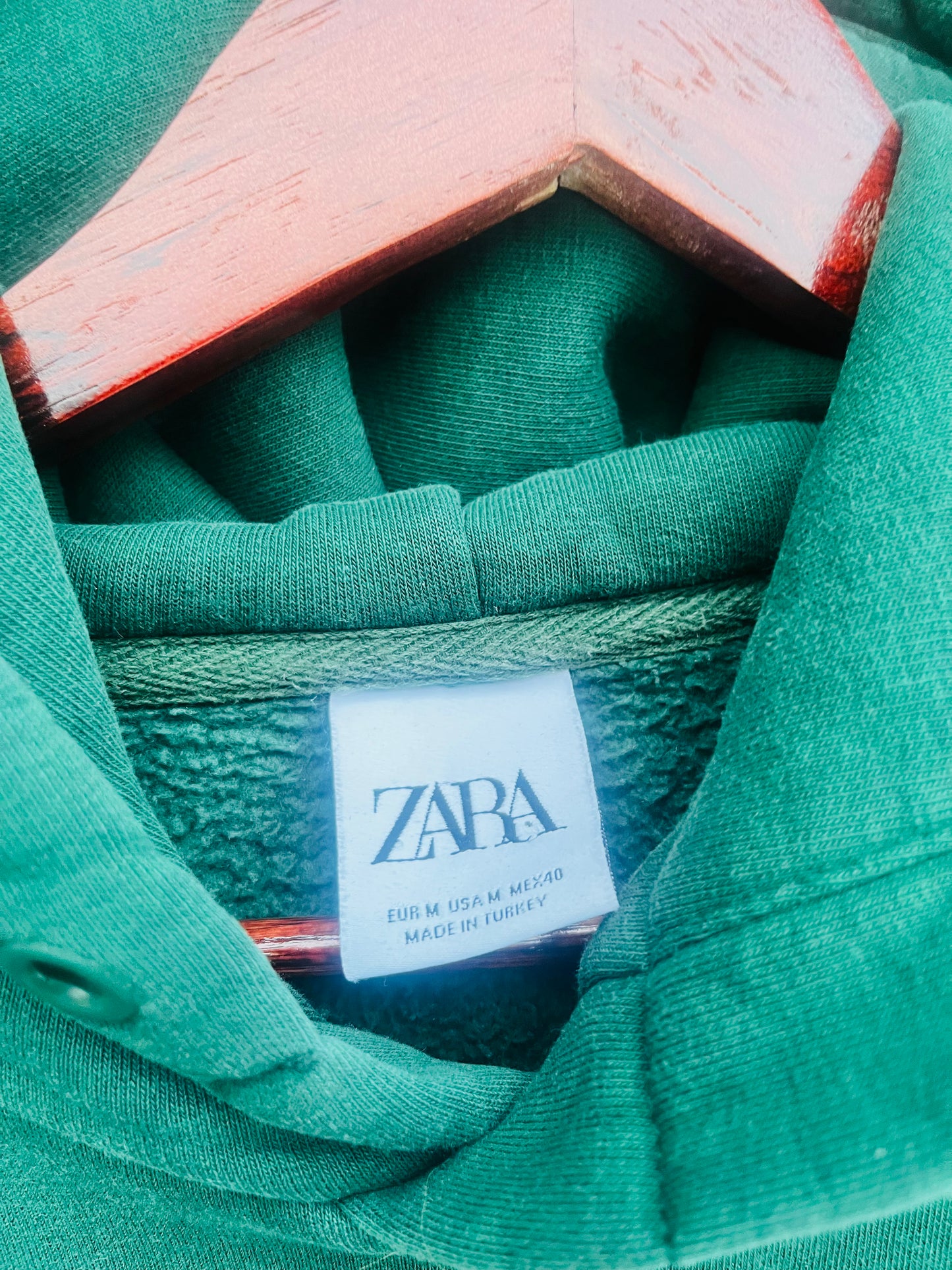 ZARA GREEN SWEATSHIRT SIZE M