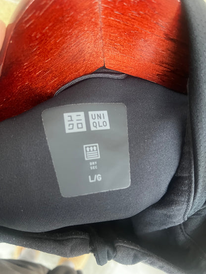 UNIQLO SWEATSHIRT SIZE L