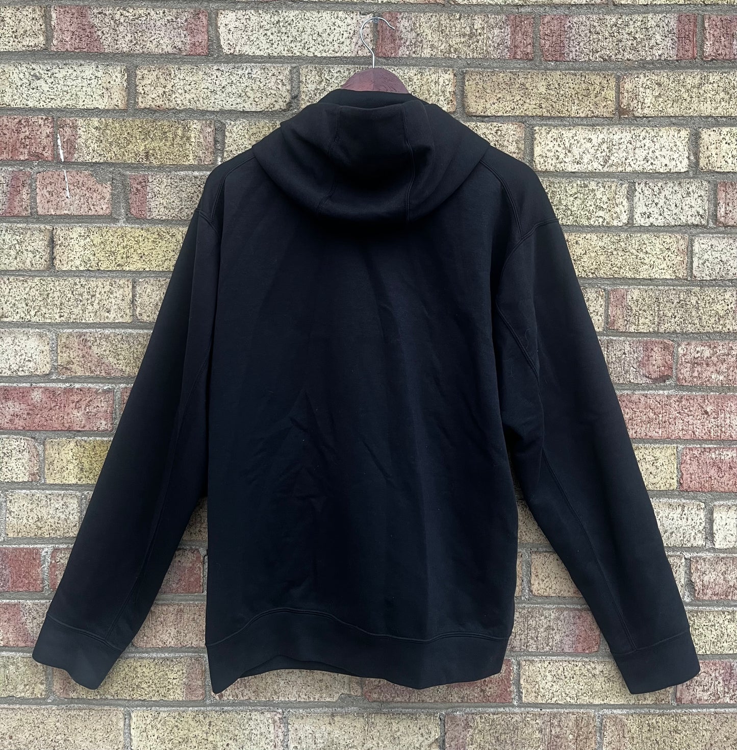 UNIQLO SWEATSHIRT SIZE L