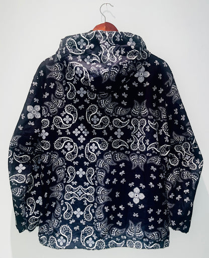 PAISLEY PATTERN SWEATSHIRT SIZE MEDIUM
