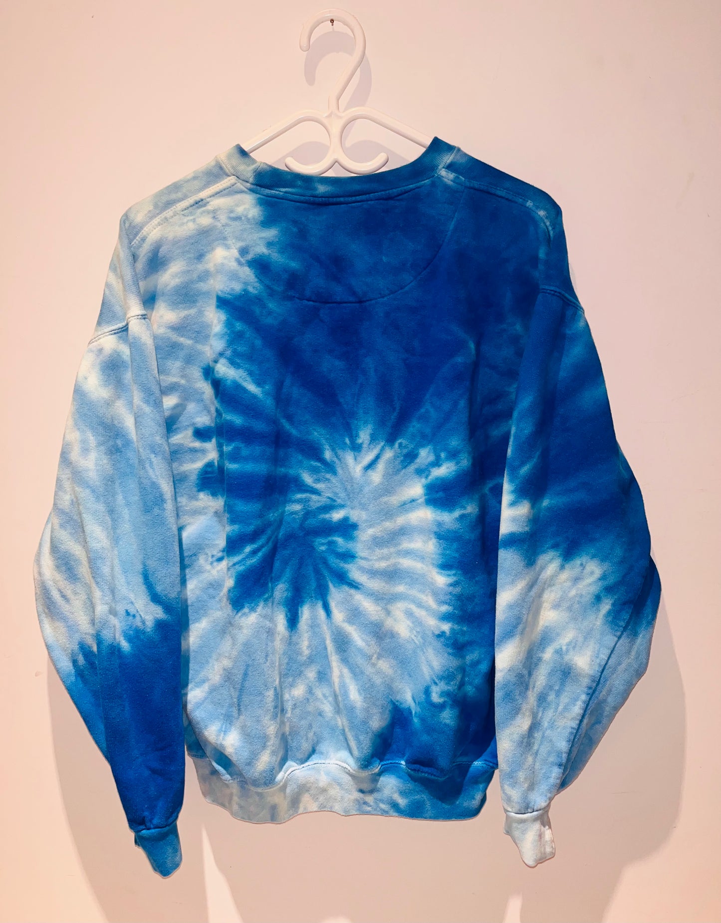 COLORTONE SWEATSHIRT SIZE MEDIUM