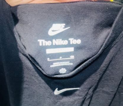 NIKE LOGO TSHIRT SIZE SMALL