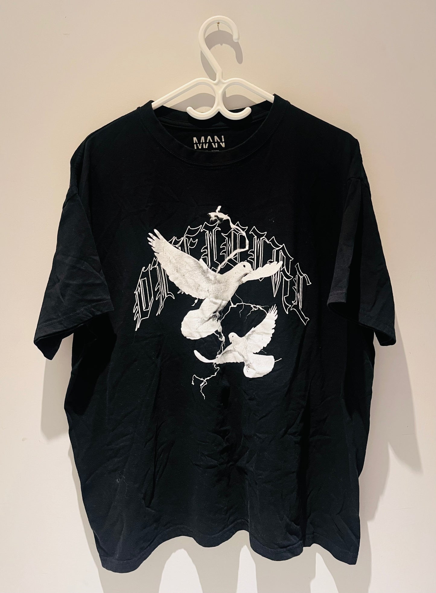BOOHOOMAN TSHIRT SIZE LARGE
