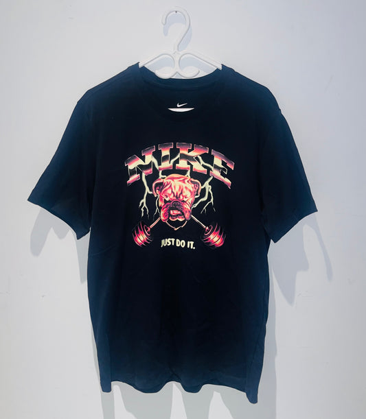 VINTAGE OVERSIZED NIKE TSHIRT SIZE LARGE