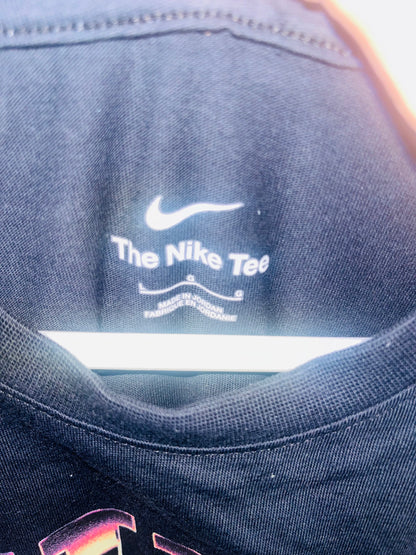 VINTAGE OVERSIZED NIKE TSHIRT SIZE LARGE